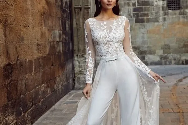 اورال مجلسی سفید مناسب عروس